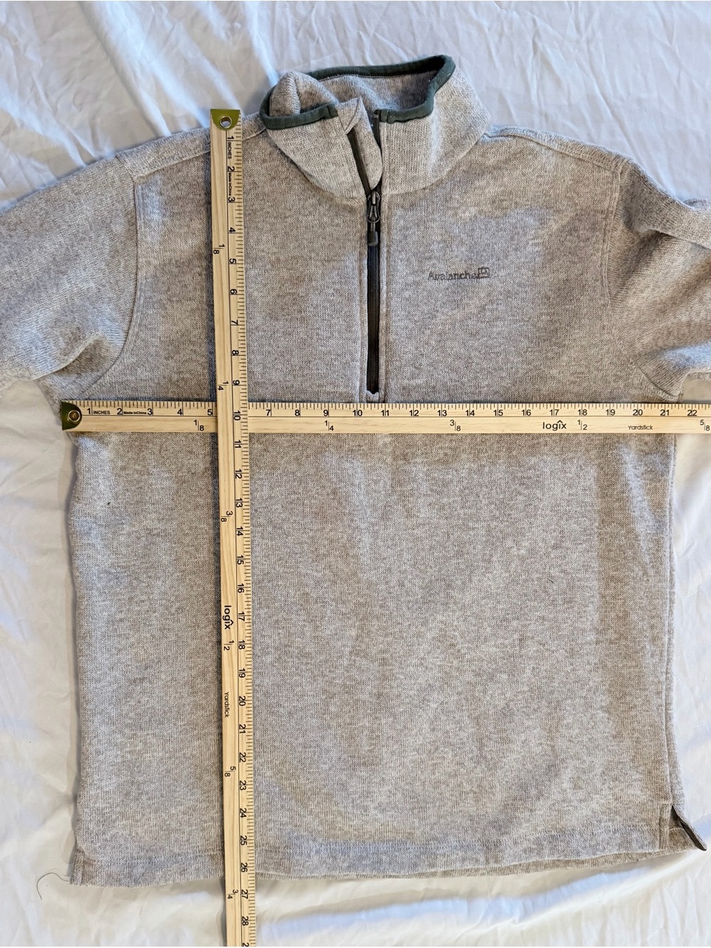 Avalanche Men's Heather Gray Quarter-Zip Sweater Pullover